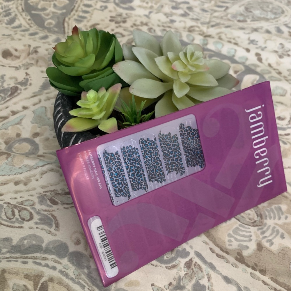 Jamberry Nail Wrap-Spotted